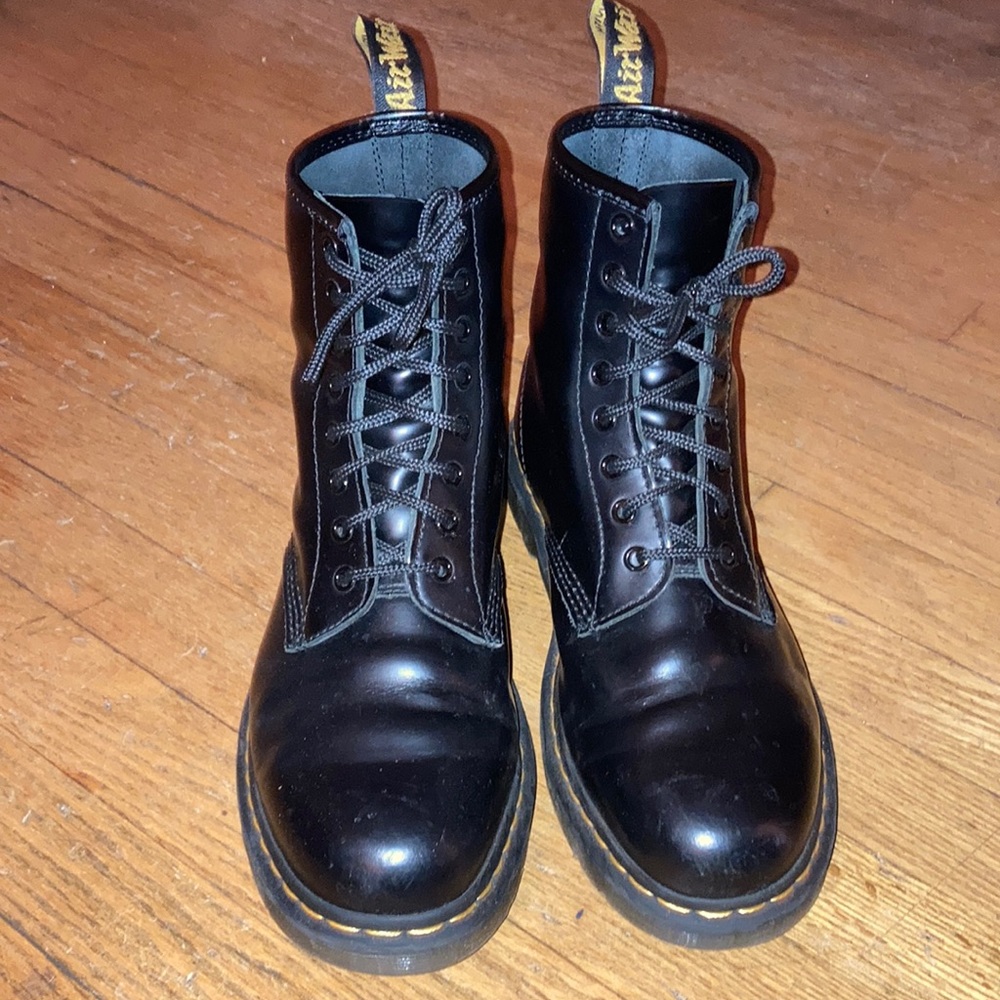 Dr. Martens 8 Eyelet Boots